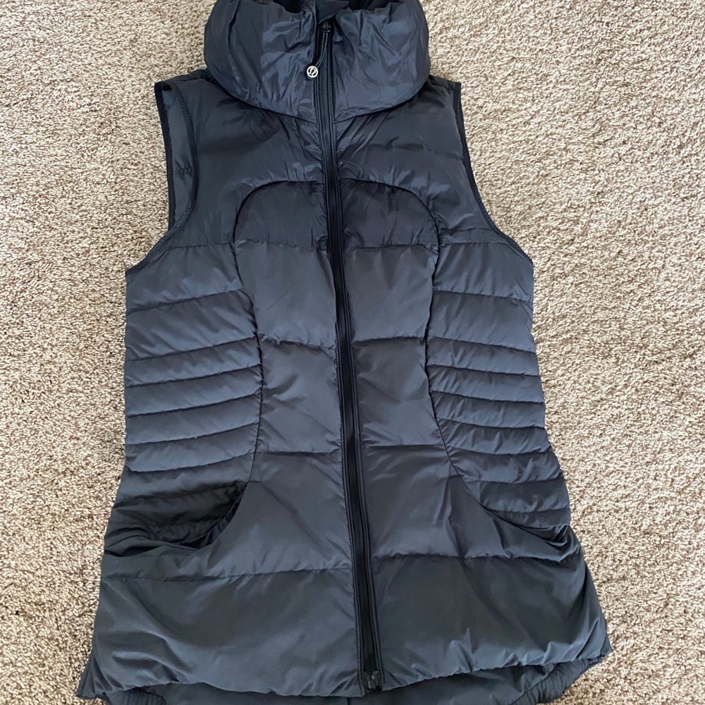 Lululemon Black down vest size 6
